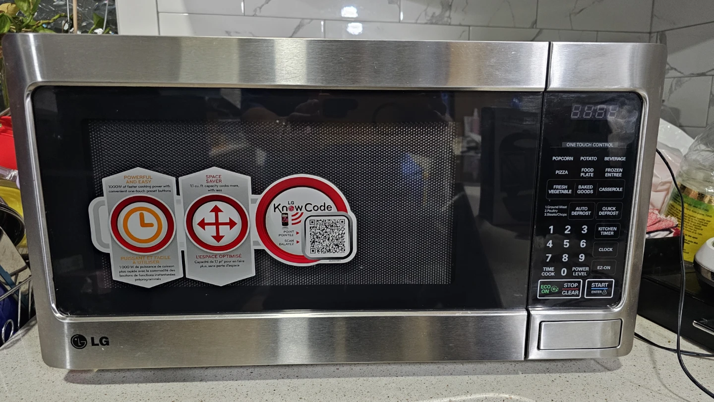 LG Microwave Oven 1.7 cu. ft.