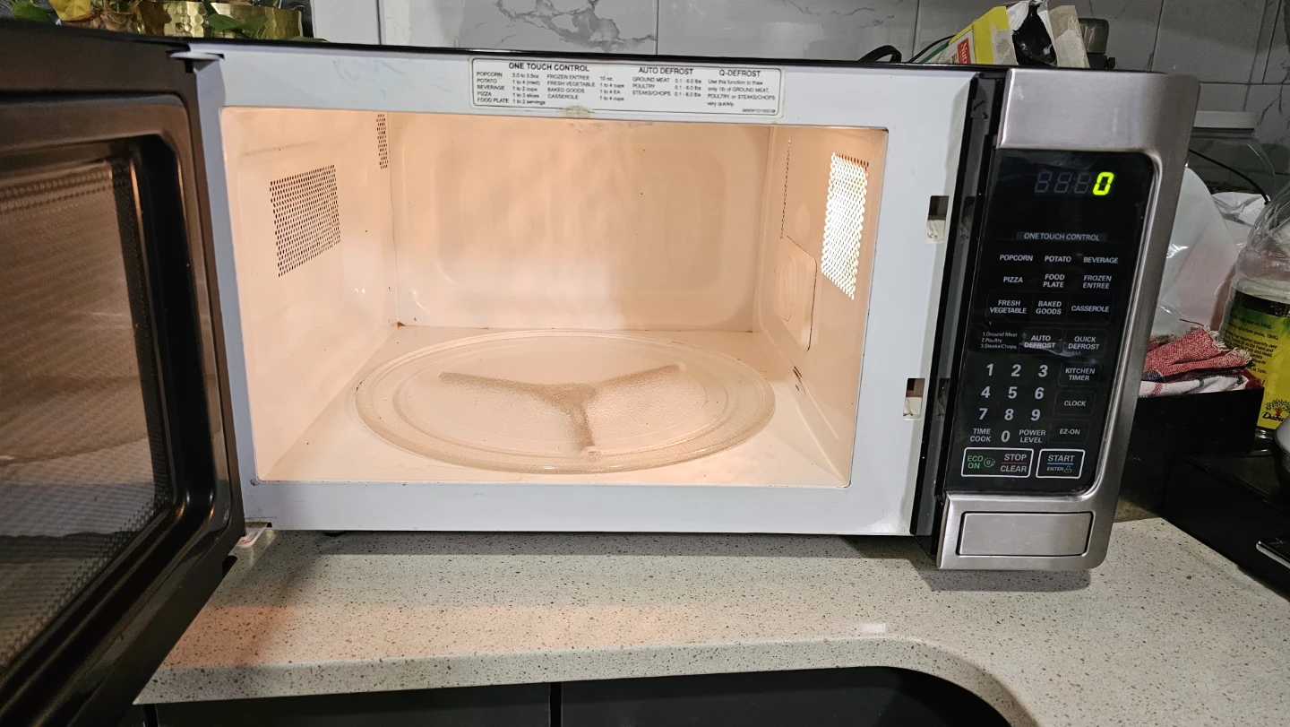 LG Microwave Oven 1.7 cu. ft. - photo 2