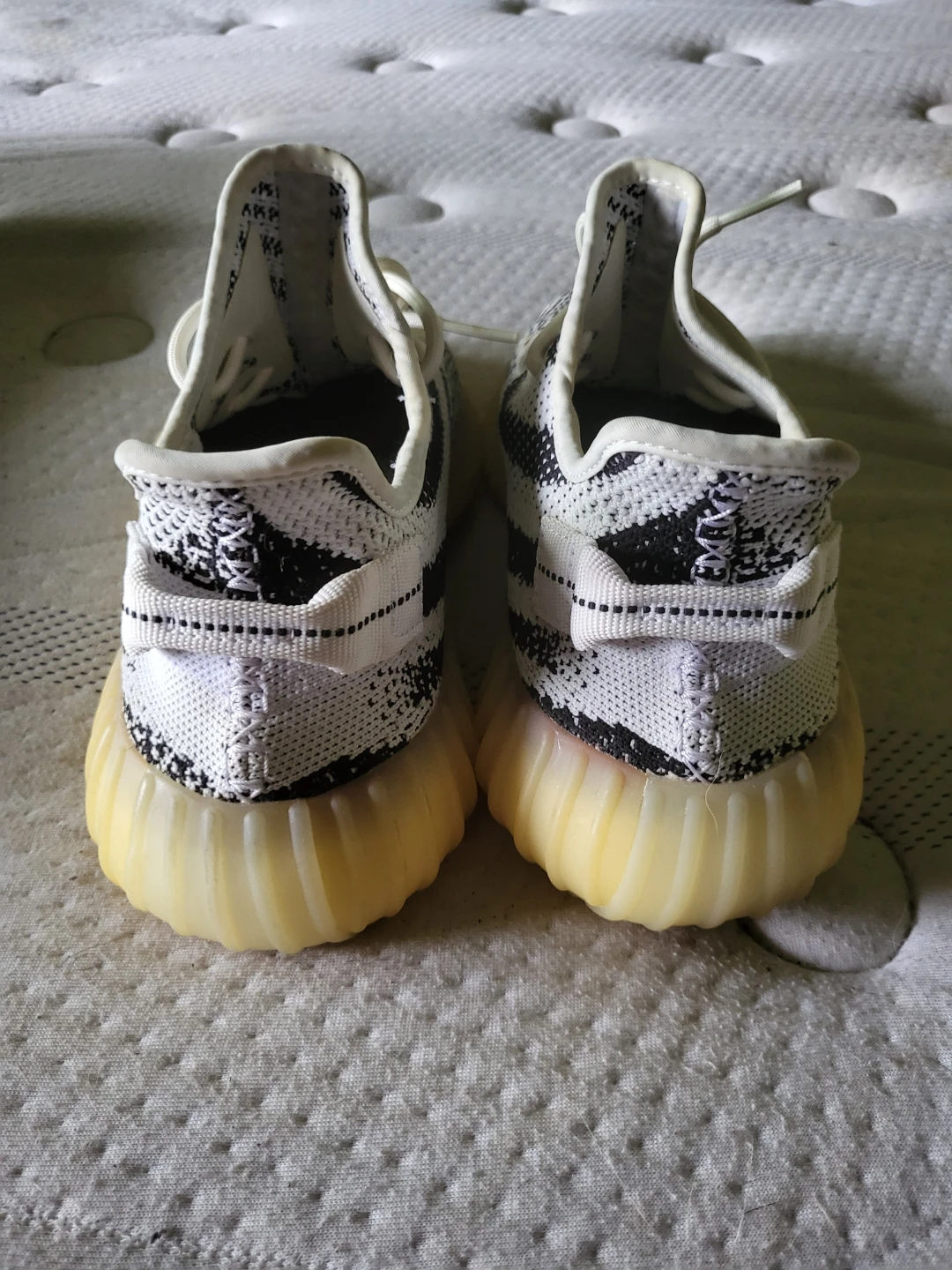 Yeezy Boost 350 V2 Zebra 2017 - photo 3