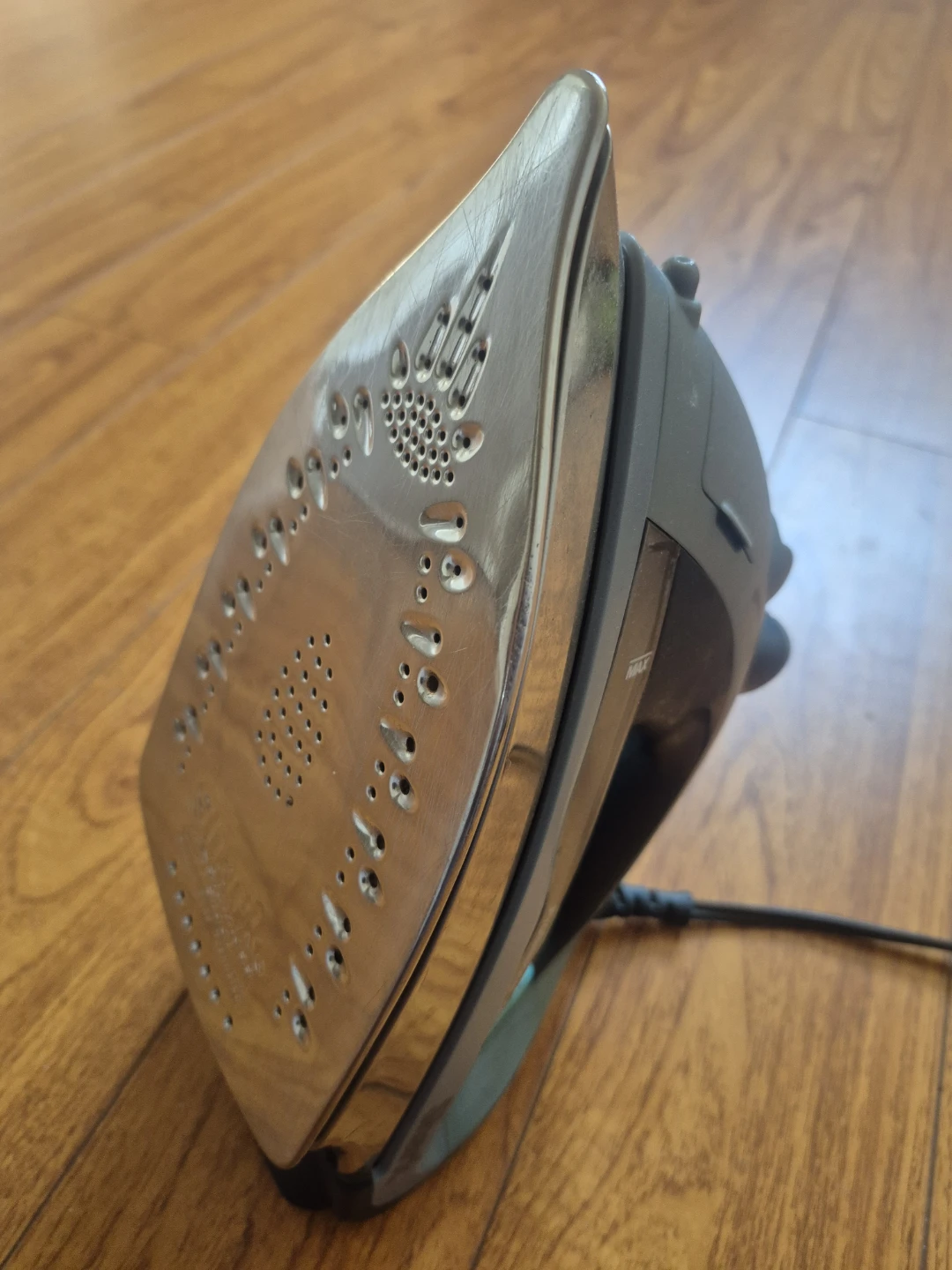Shark Professional Steam Iron 1600 Watts