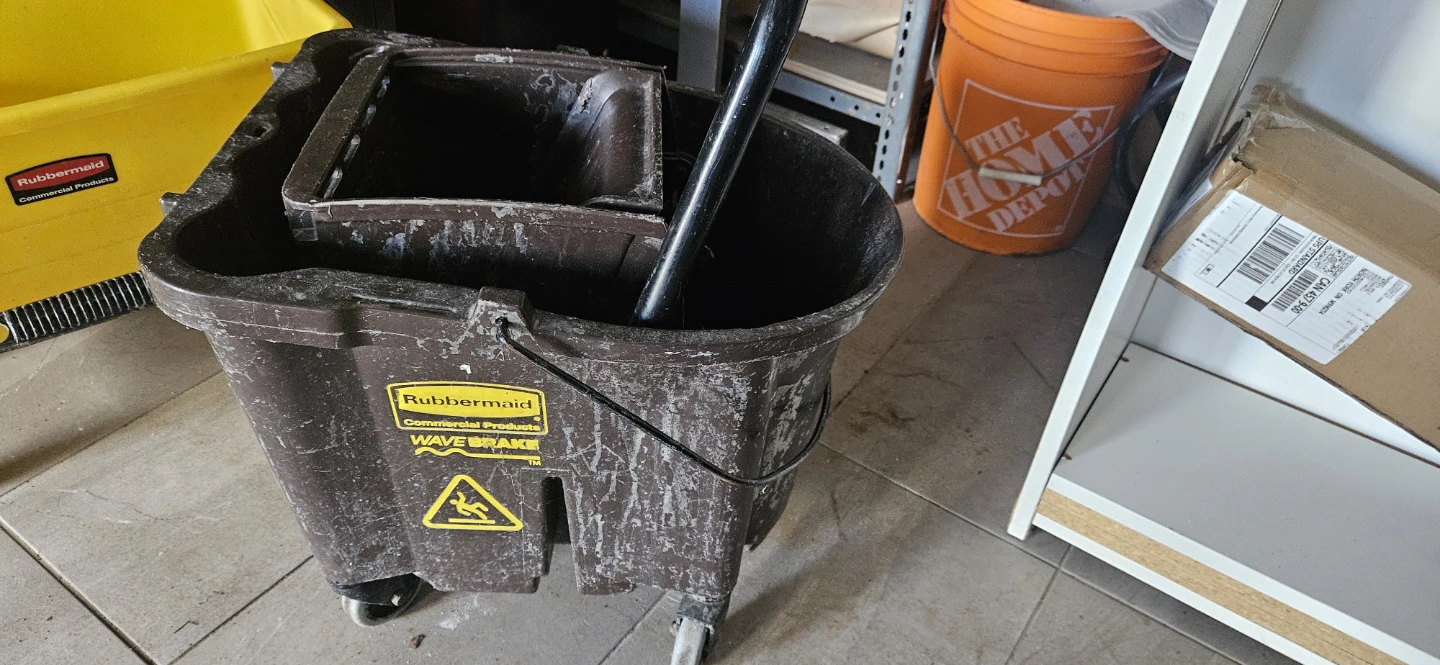 Rubbermaid Wave Brake Mop Bucket with Wringer - photo 3