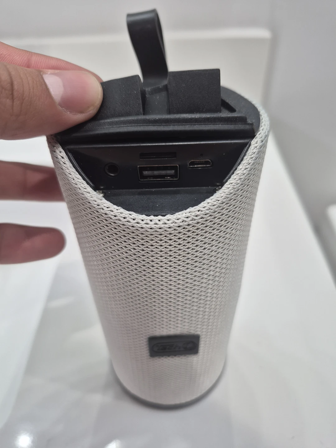 Tech 1 Portable Bluetooth Speaker