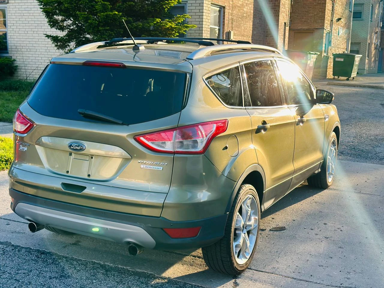 Ford Escape Titanium SUV - photo 2