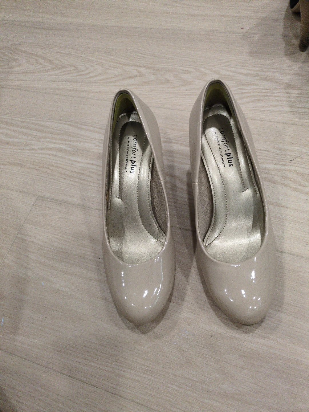 Comfort Plus by Predictions Patent Heels 6W
