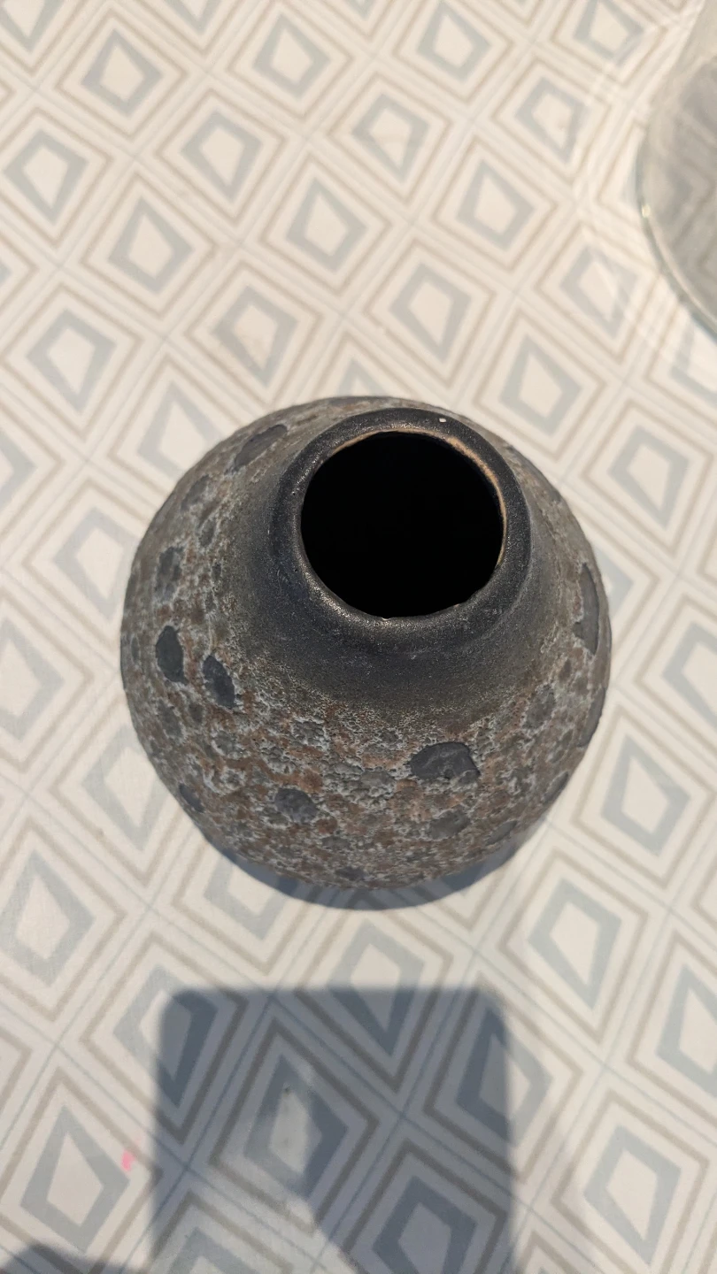 Tibby vase, natural textured and cracked surface, H 12cm - photo 2