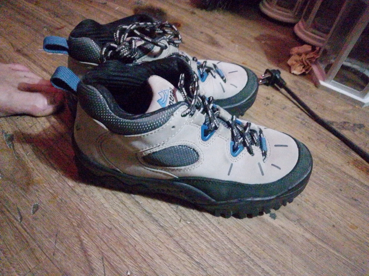 Montrail Hiking Shoes - Size 6 - photo 3