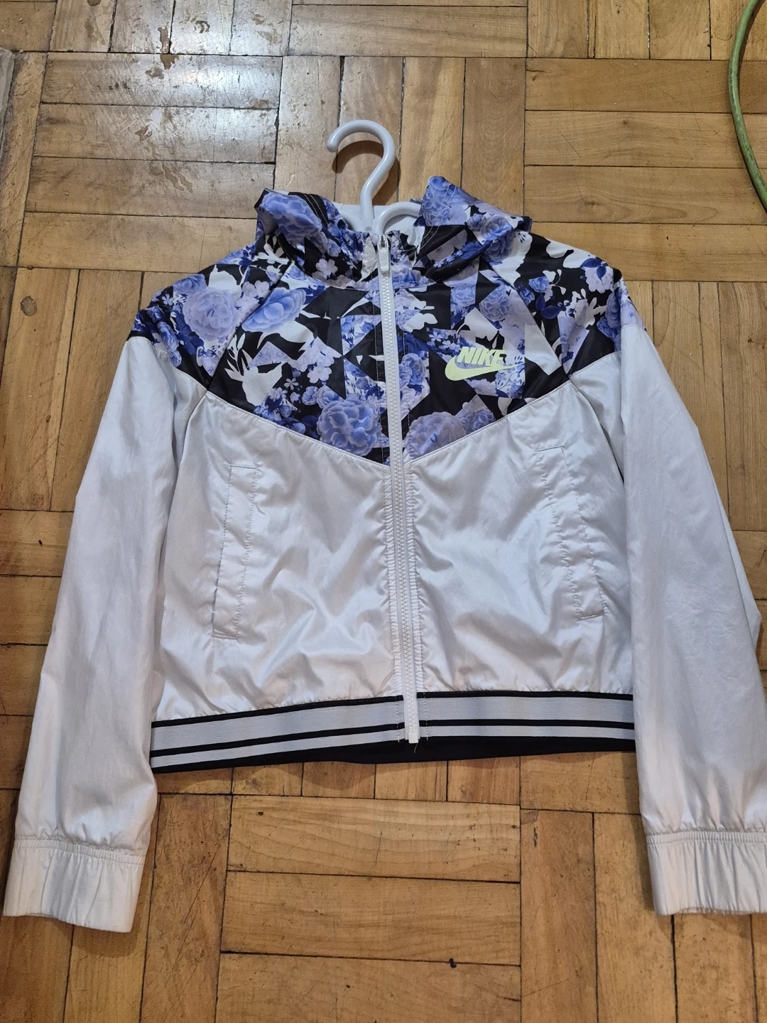 Nike Girl's LG Windbreaker Jacket
