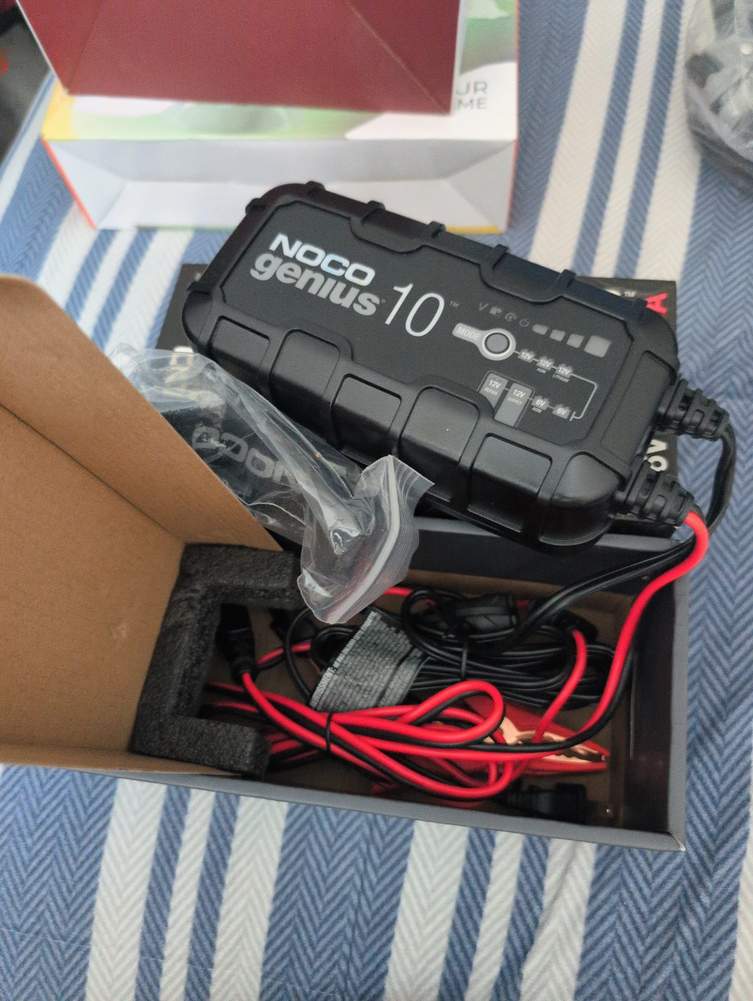 NOCO Genius 10 6V & 12V 10A Battery Charger Maintainer - photo 2
