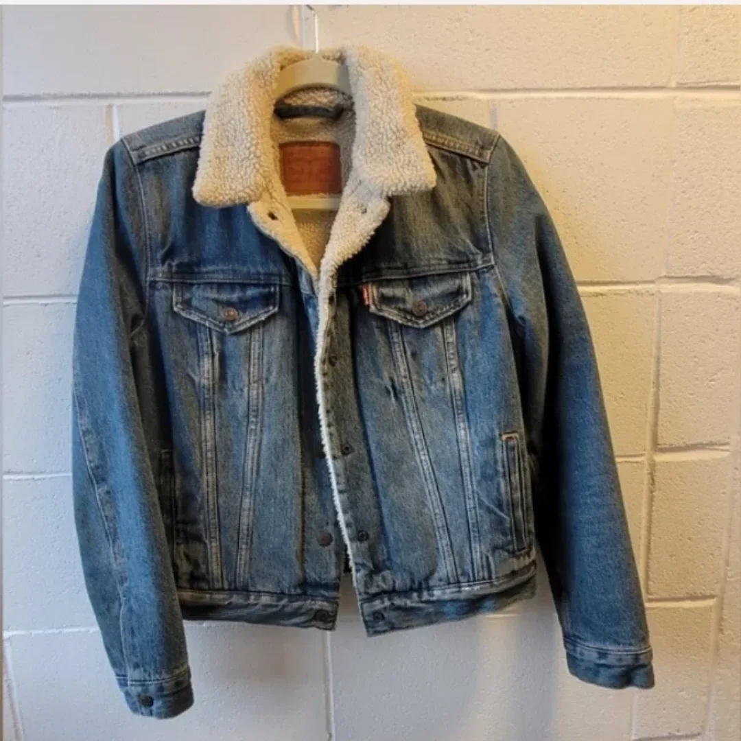 Levi's sherpa jacket Small - photo 2