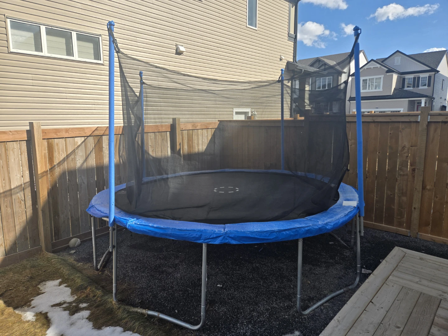 Blue Backyard Trampoline with Safety Net