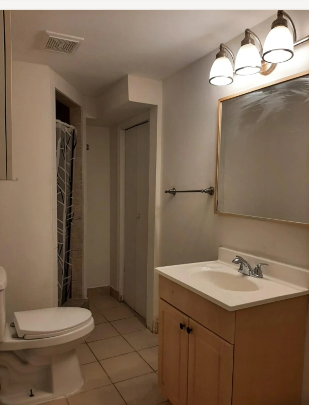 2 bedroom Basement Apartment for rent - photo 5