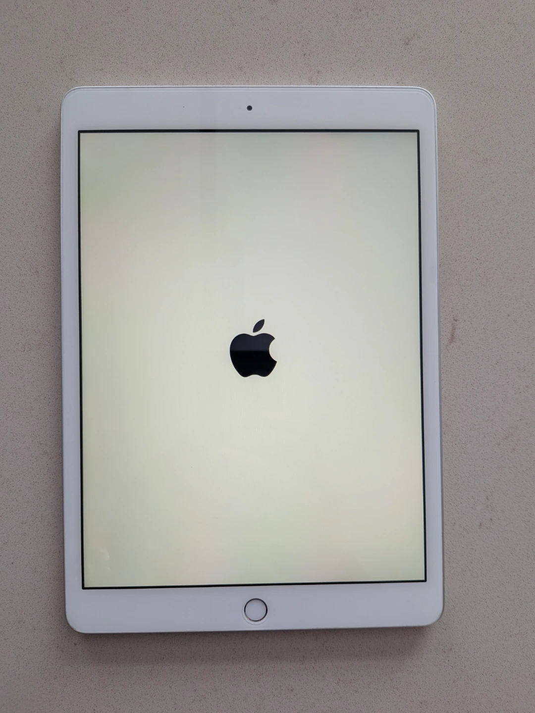 Apple iPad (7th Generation) 128GB Wi-Fi Silver