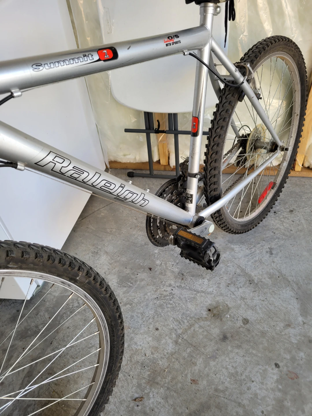 Raleigh Summit 1 Mountain Bike - photo 2
