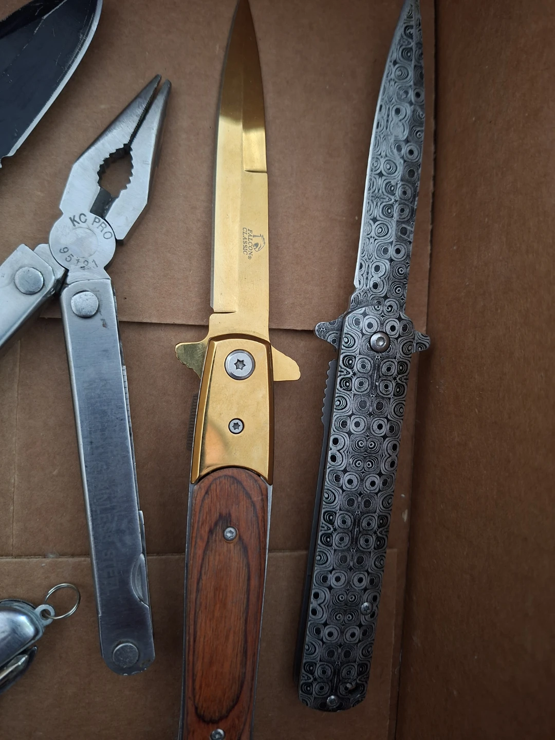 Assorted Multi-tools and knives - photo 3