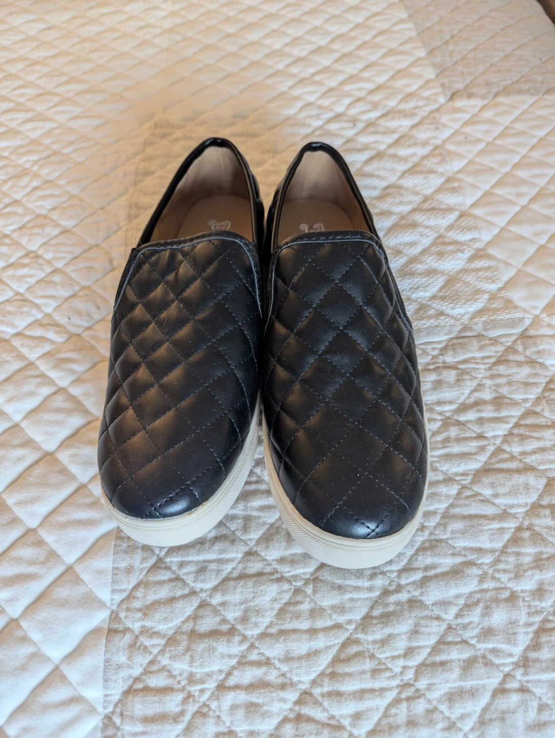 US11 Faux Leather Quilted Slip-On Sneakers