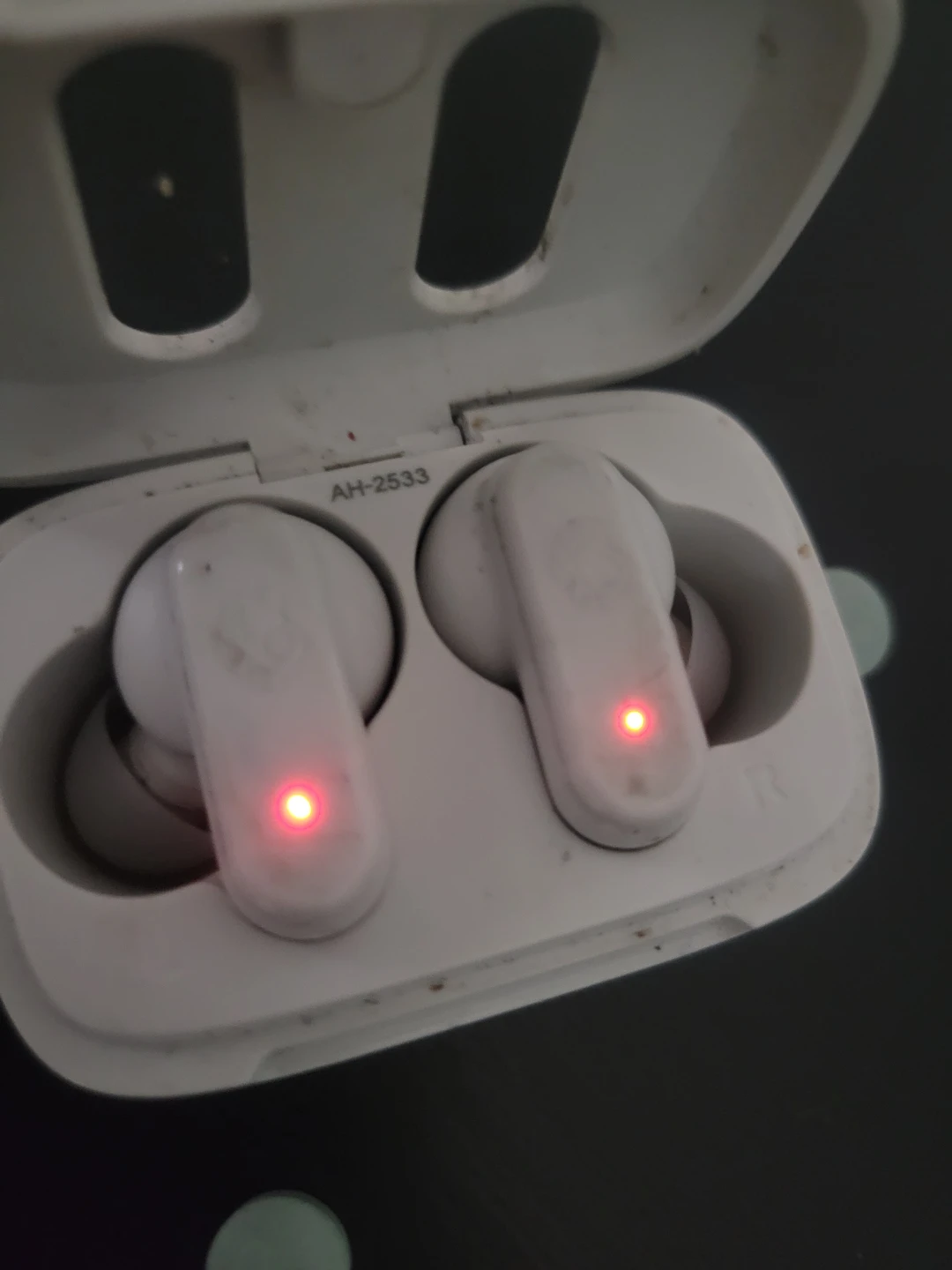 White Wireless Earbuds oxee80