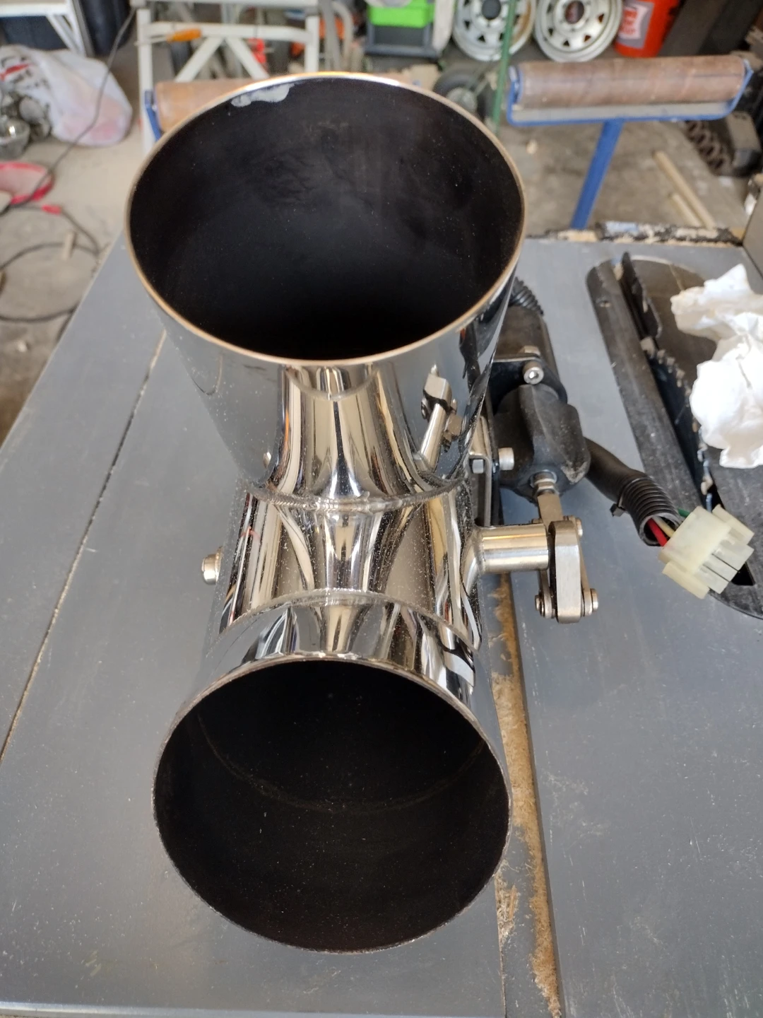 One pair of Corsa Exhaust Diverters from a 2000 Formula 260 - photo 3