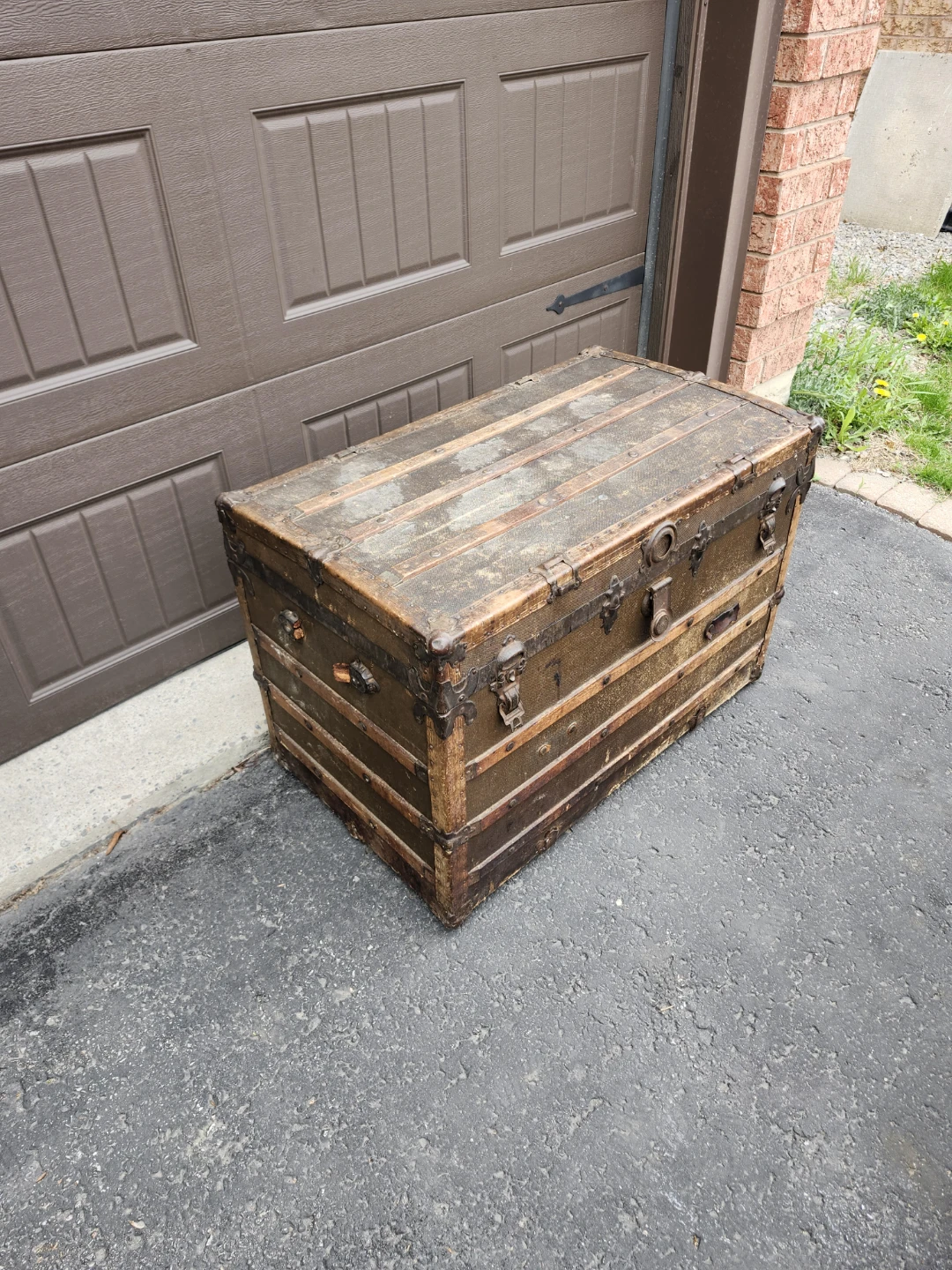 Vintage Steamer Trunk - photo 2