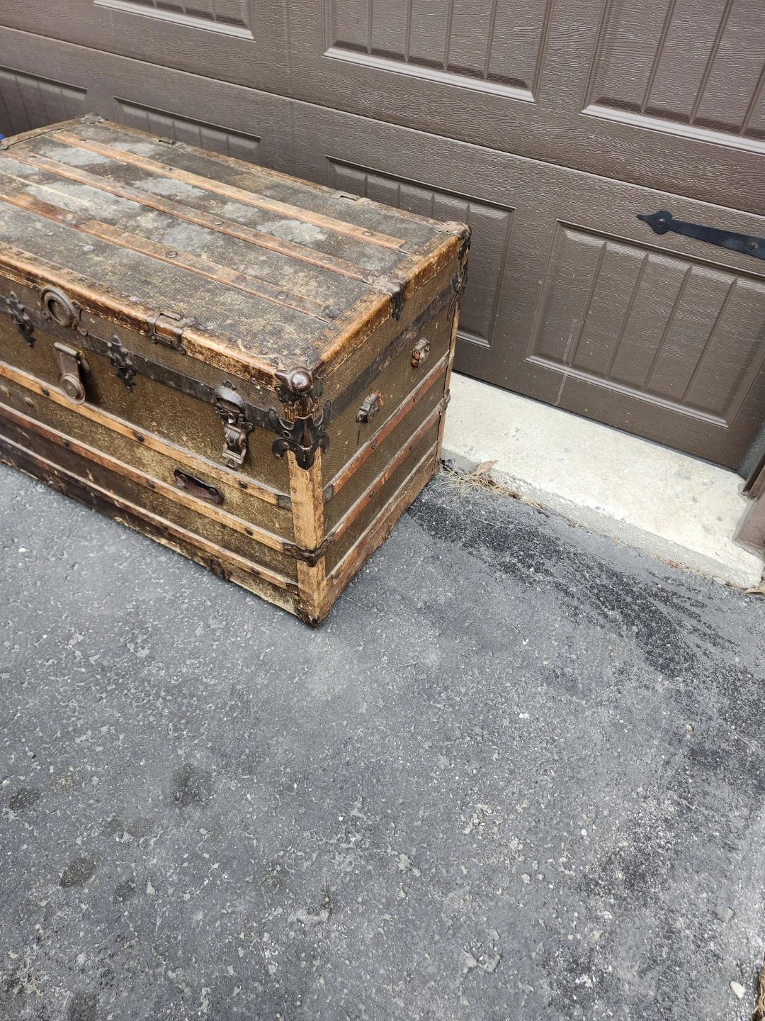 Vintage Steamer Trunk - photo 3