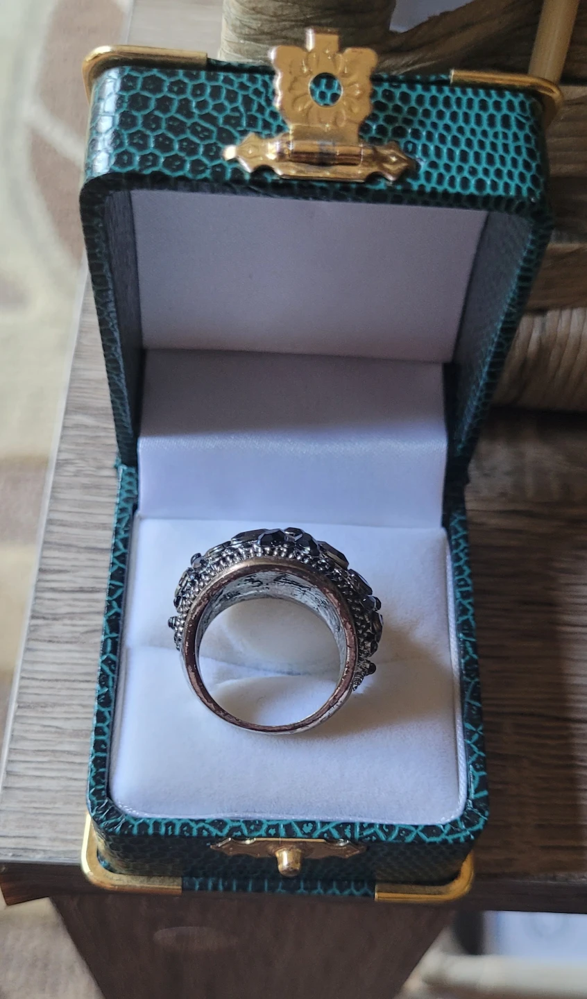 Statement Markasite Stone Ring in Faux Lizard Decorative Box - photo 2