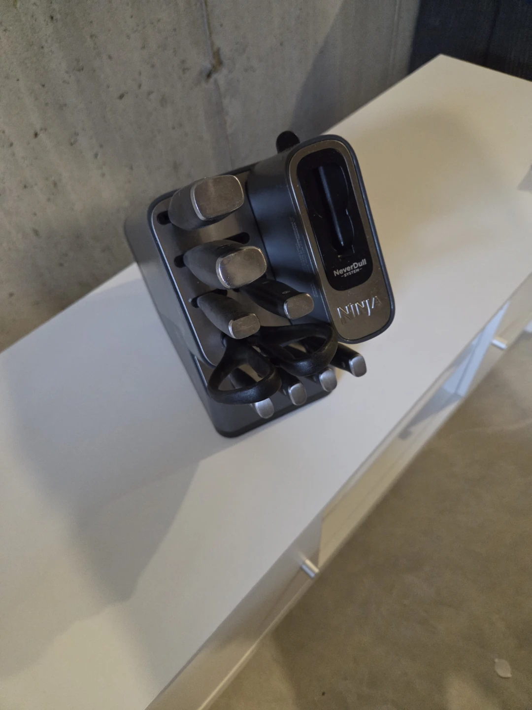 Ninja NeverDull Knife Block System