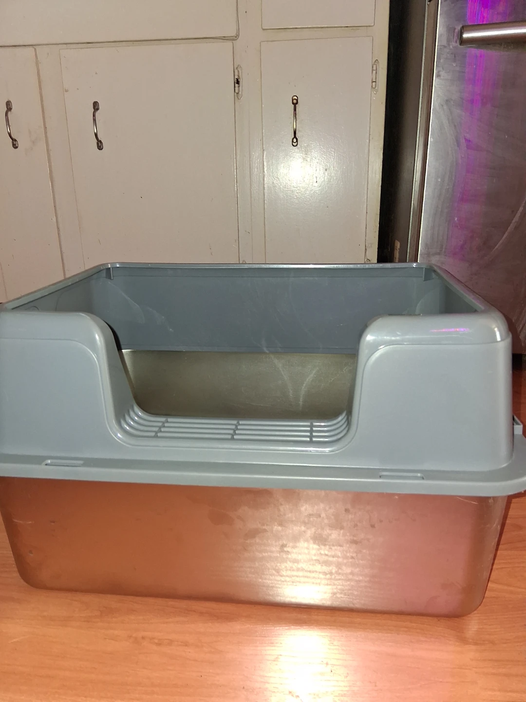 Stainless steel cat litter box