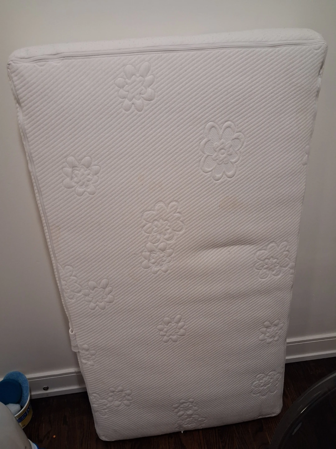 White Toddler Mattress with Floral Pattern - photo 3