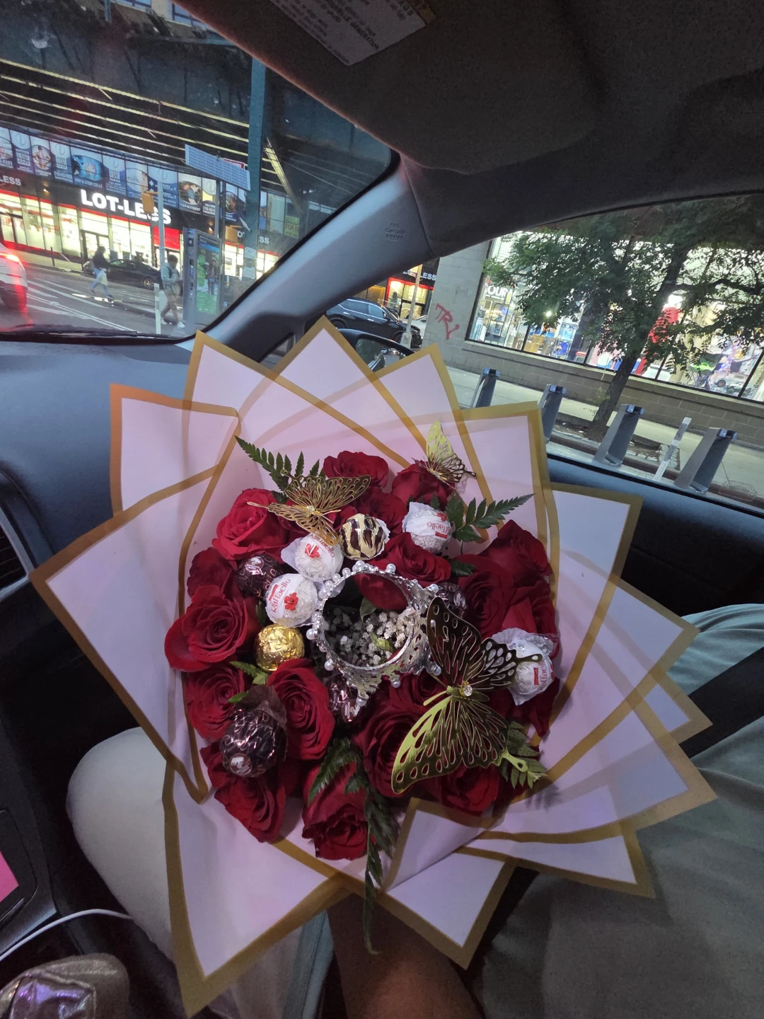 Red Rose and Chocolate Bouquet Boquete de rosa roja y chocolate - photo 2