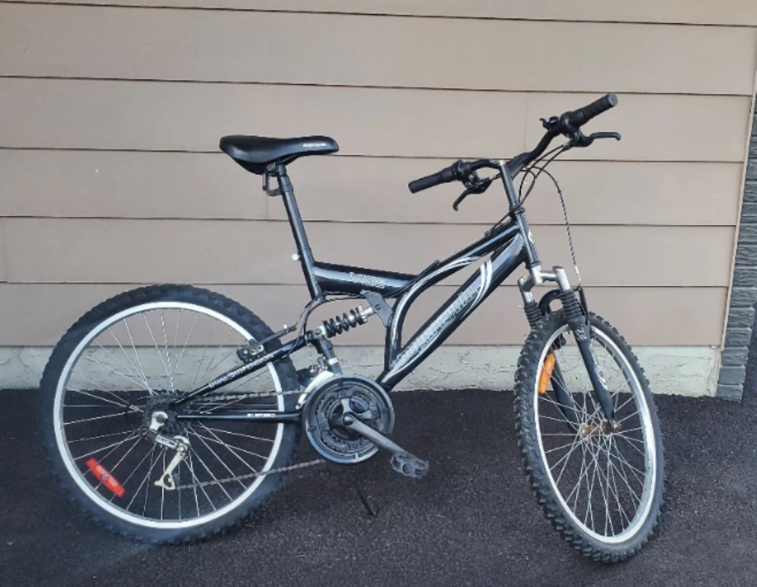 Black Dual Suspension Mountain Bike