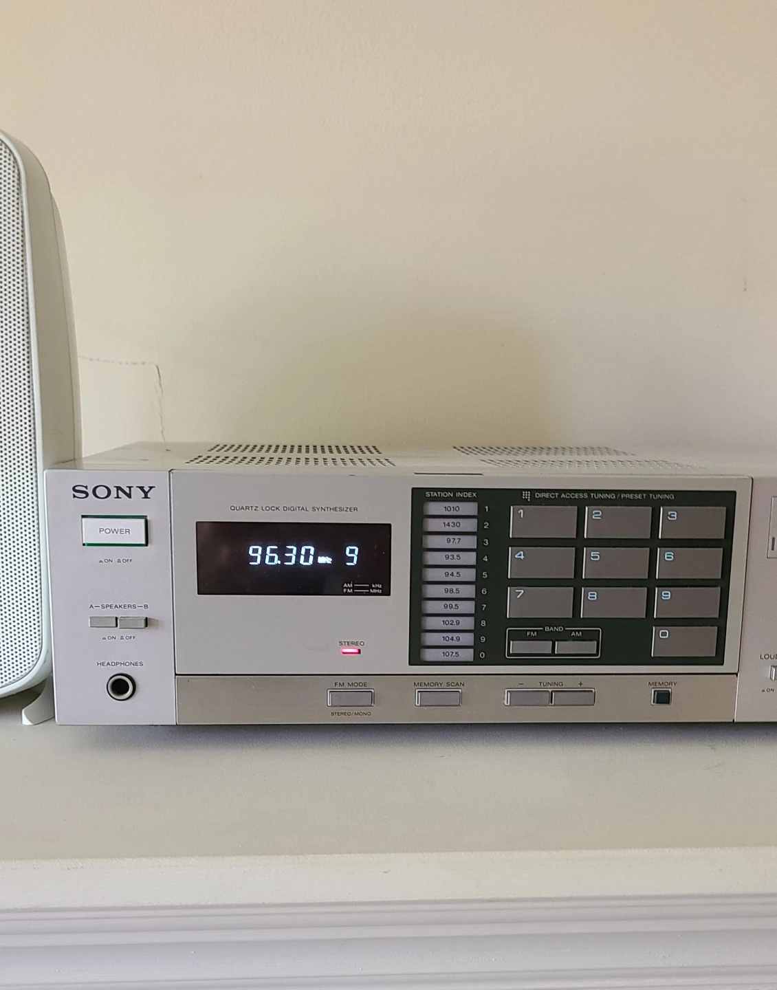 Vintage SONY STR-VX350 Receiver + Russound Speakers - photo 2