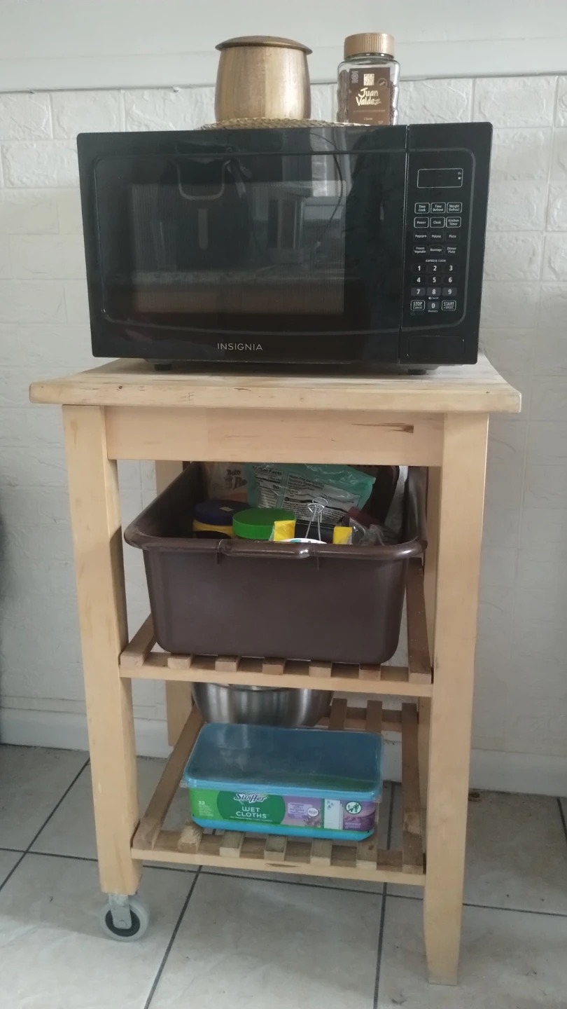 Insignia Microwave + table