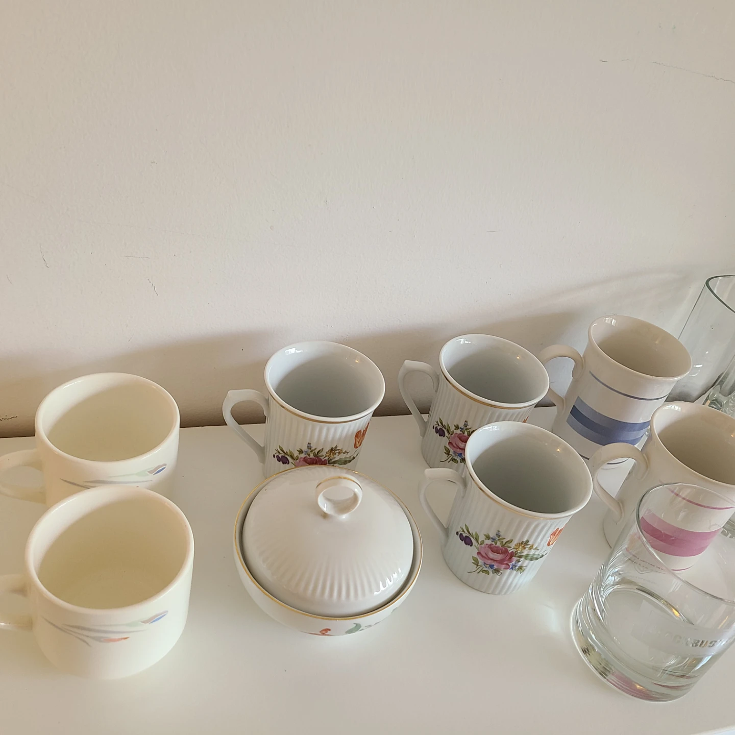 Various kitchen cups, glasses, mugs, lidded dish for $5! - photo 4