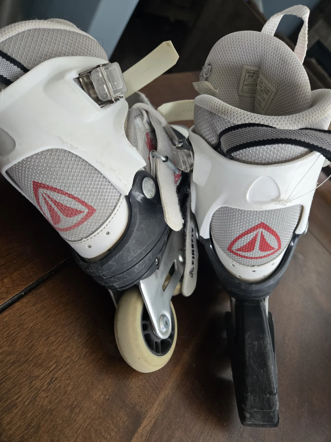 Firefly Inline Skates - Youth Size 2.0-4.5 US - photo 2