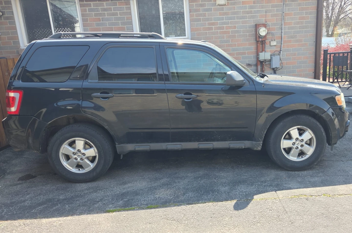 Ford Escape 2010 SUV As is - photo 2