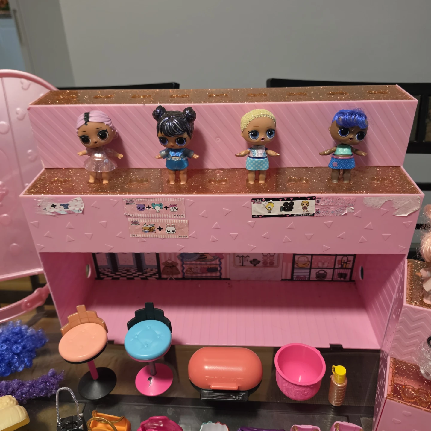 BIG Lot of LOL Dolls & Accessories- EUC - photo 5