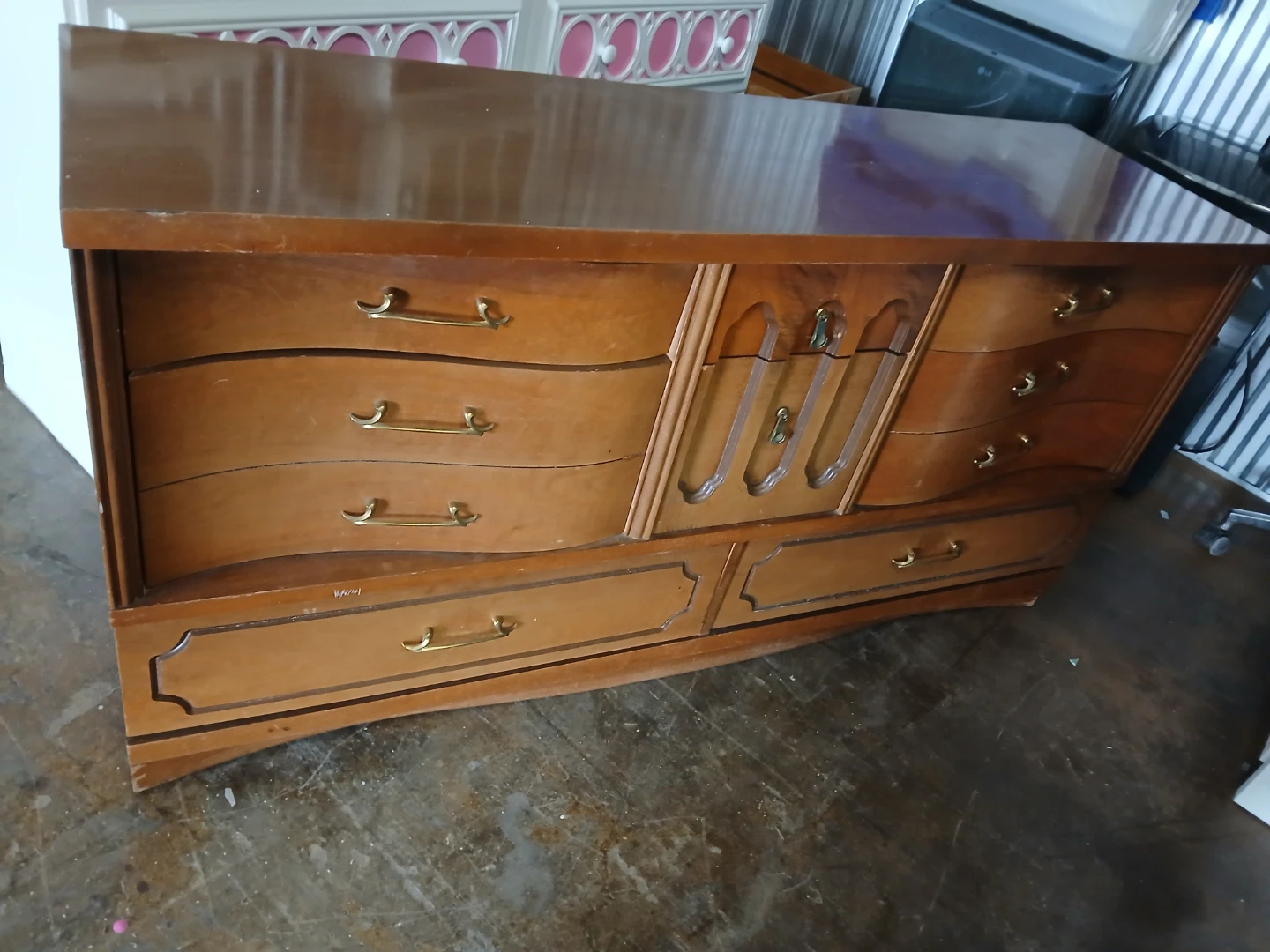Dresser solid wood