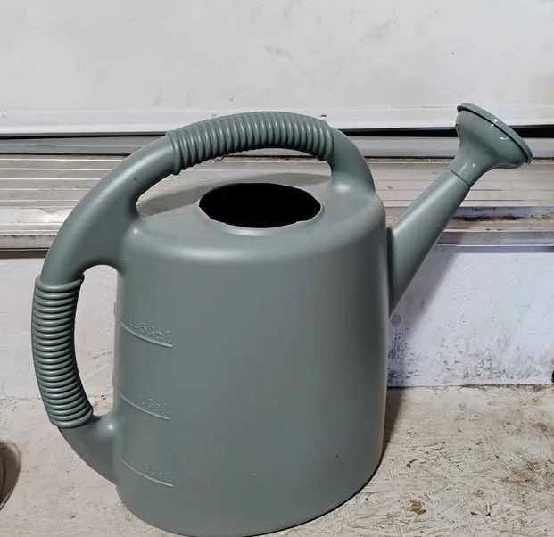 Green Watering Can - photo 4