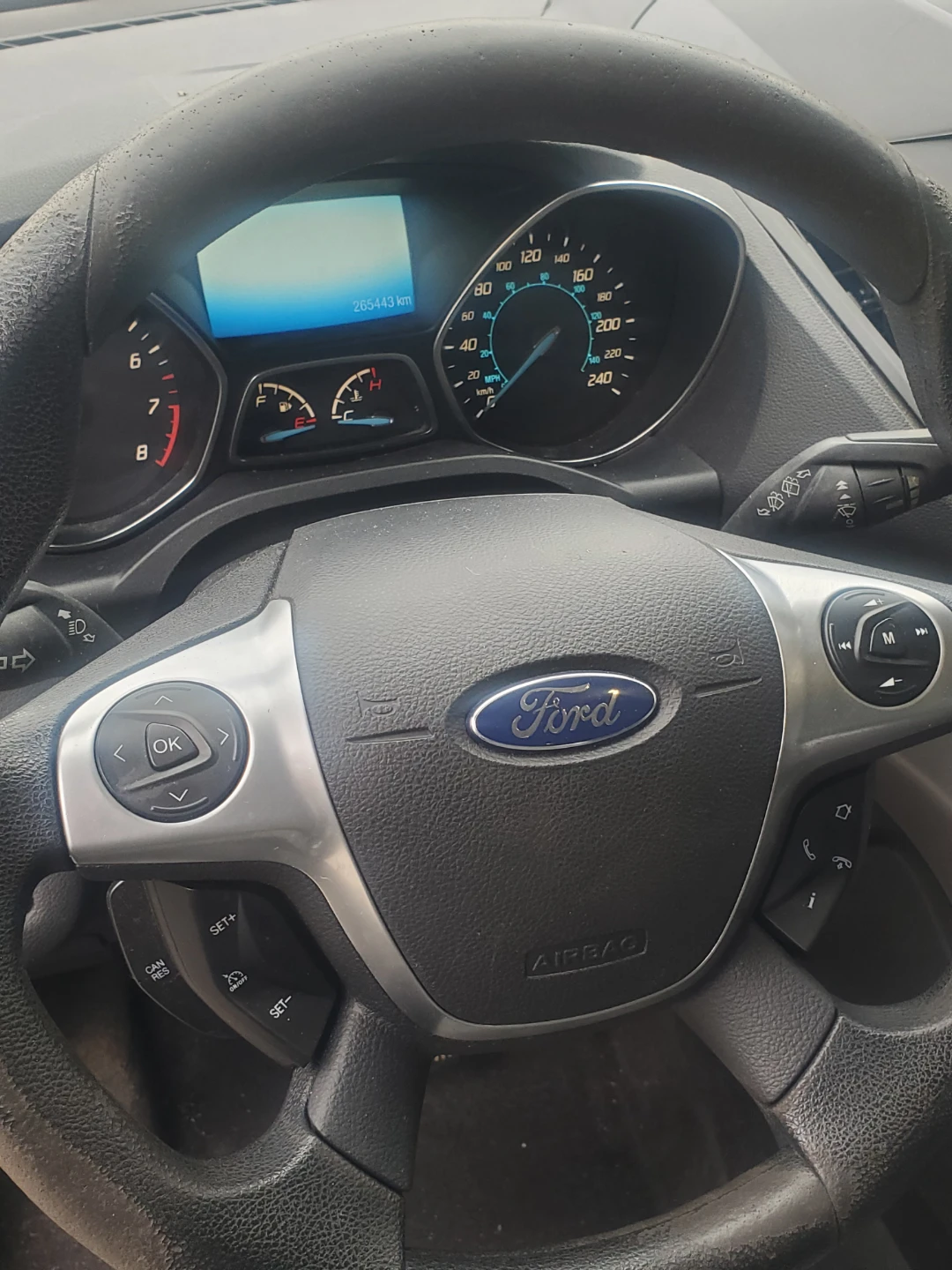 Ford Escape SUV - photo 2