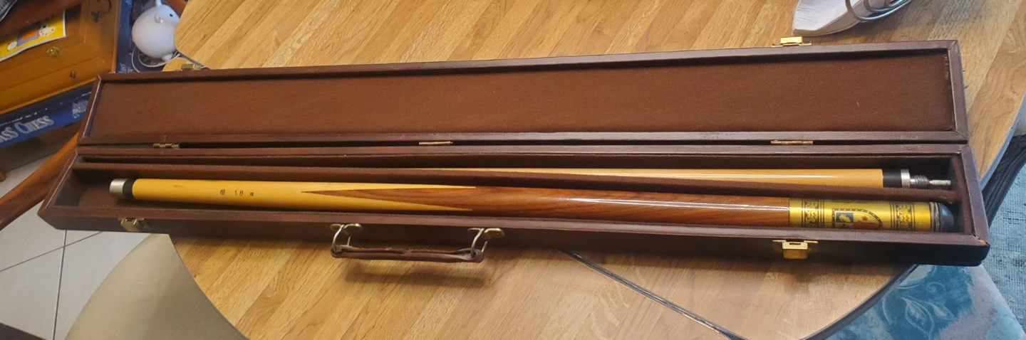 VIP Brown Leather Billiard Cue Case 18 oz