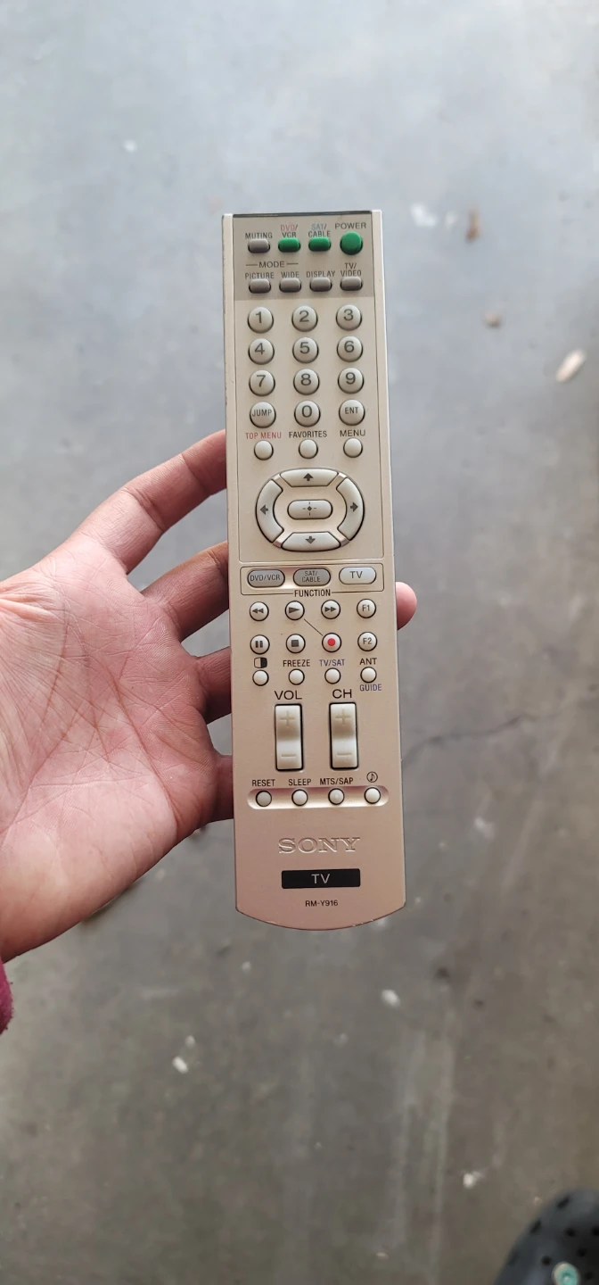 Sony CRT TV with Remote - photo 3