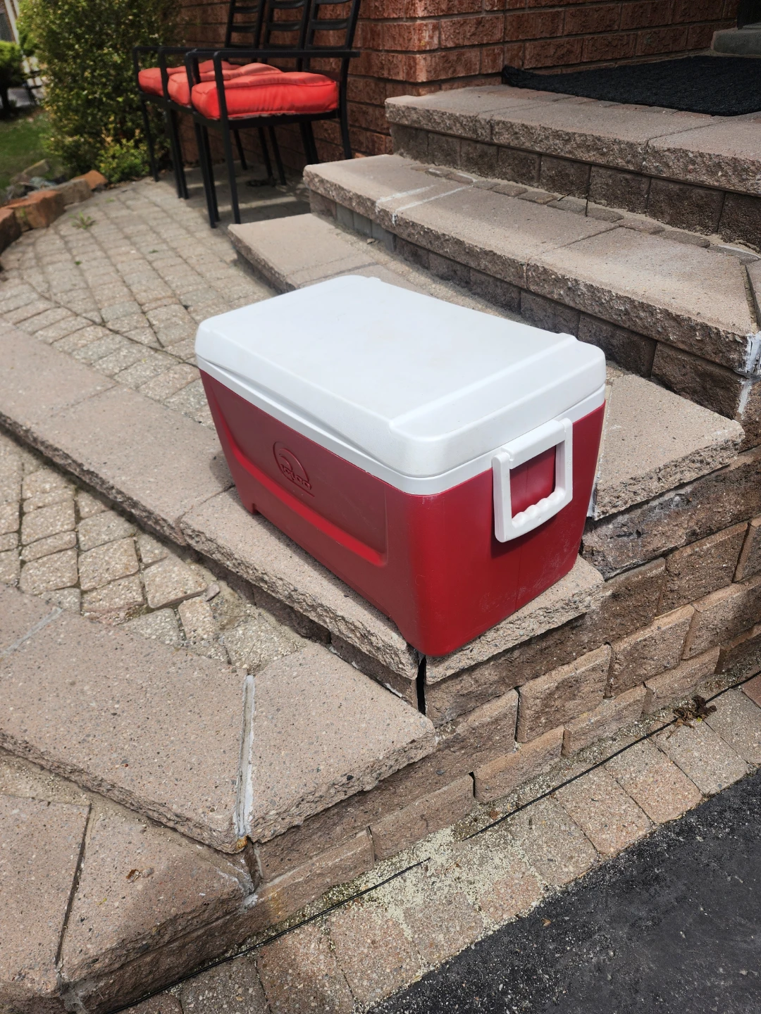 Igloo Red & White Cooler - photo 3