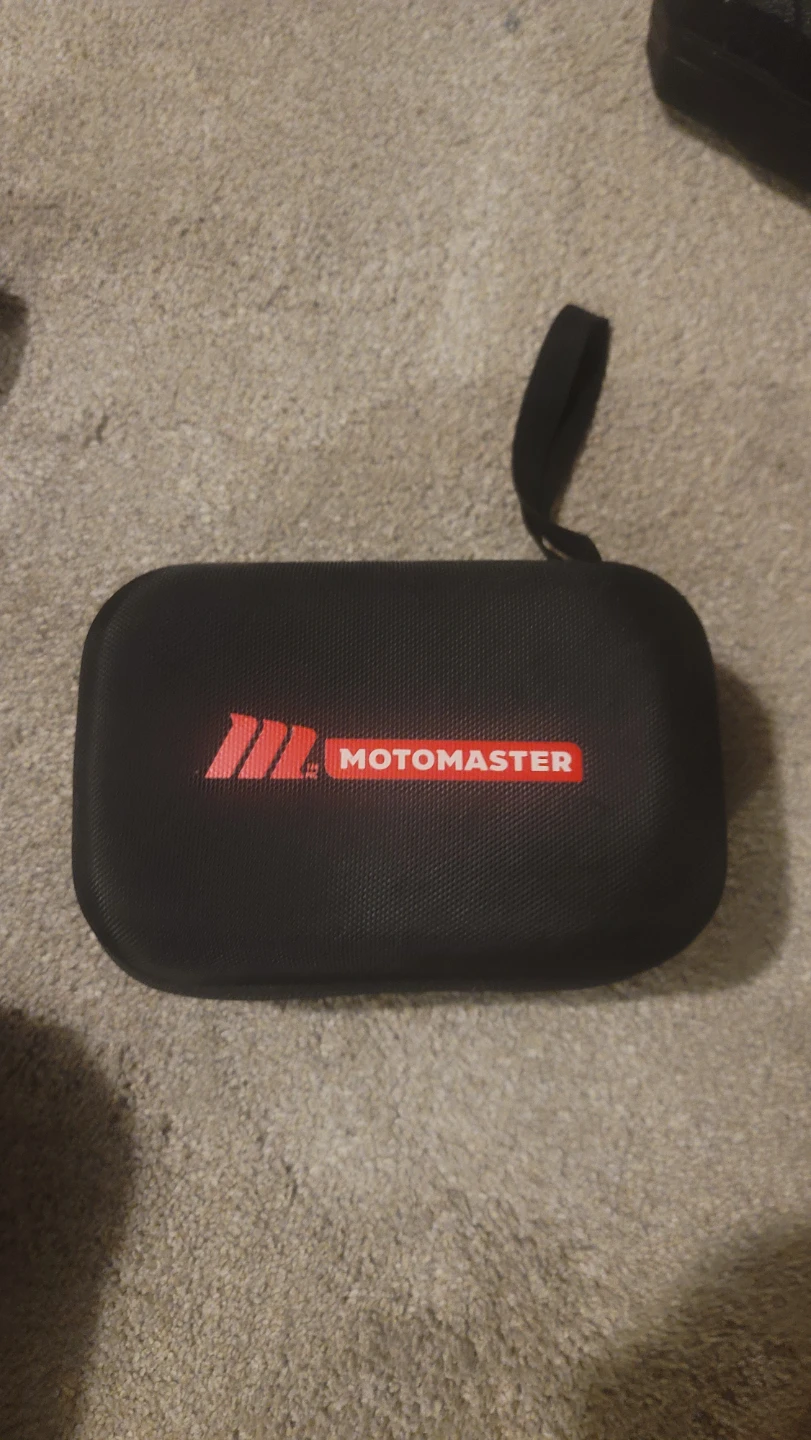 Motomaster 600A Jump Starter - photo 2