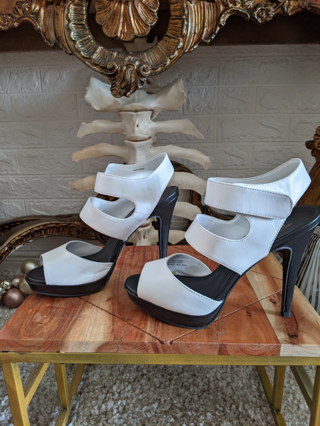 Le Château White Strappy Platform Heels Size 8.5 - photo 3