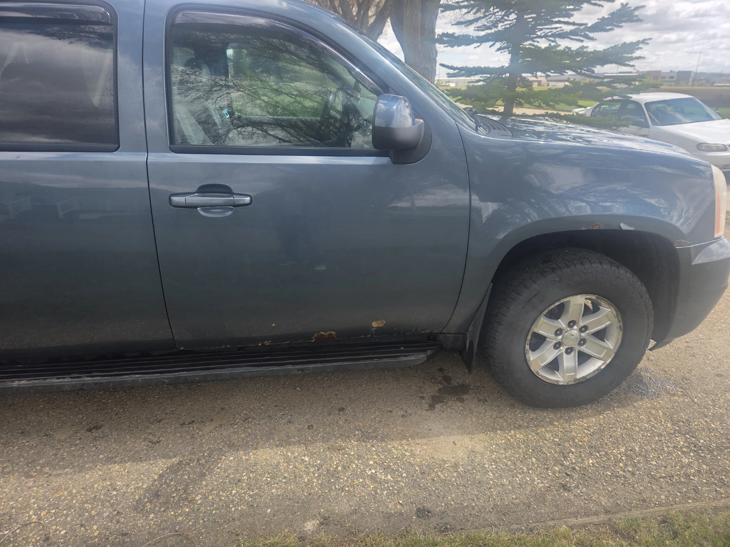 GMC Yukon XL SLT SUV - photo 3