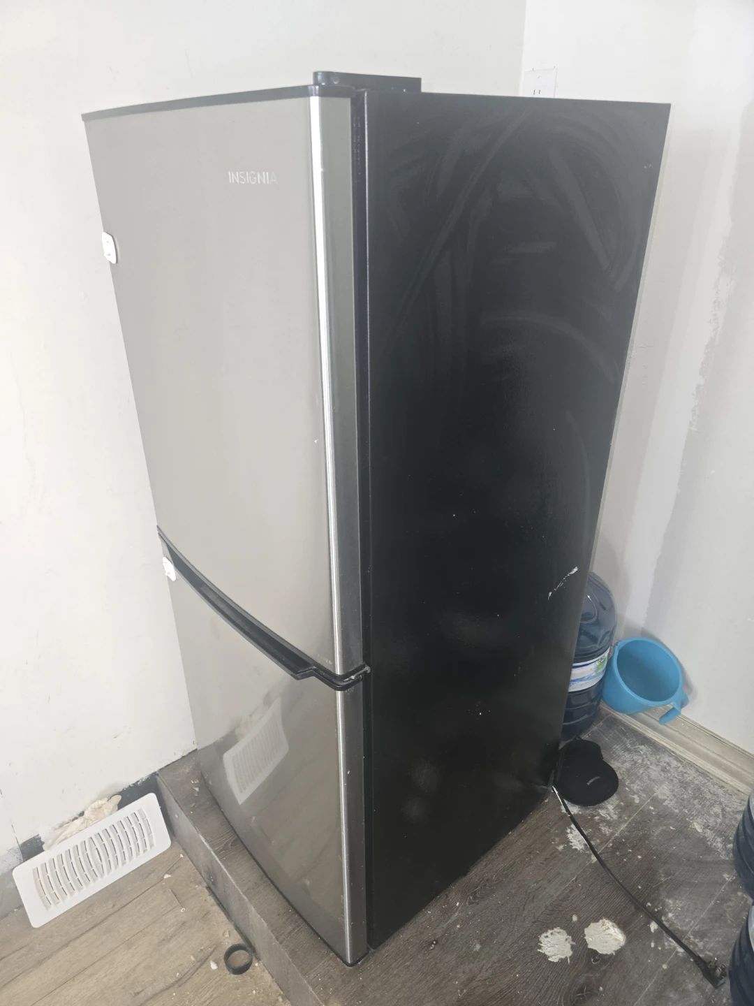 Insignia Mini Fridge