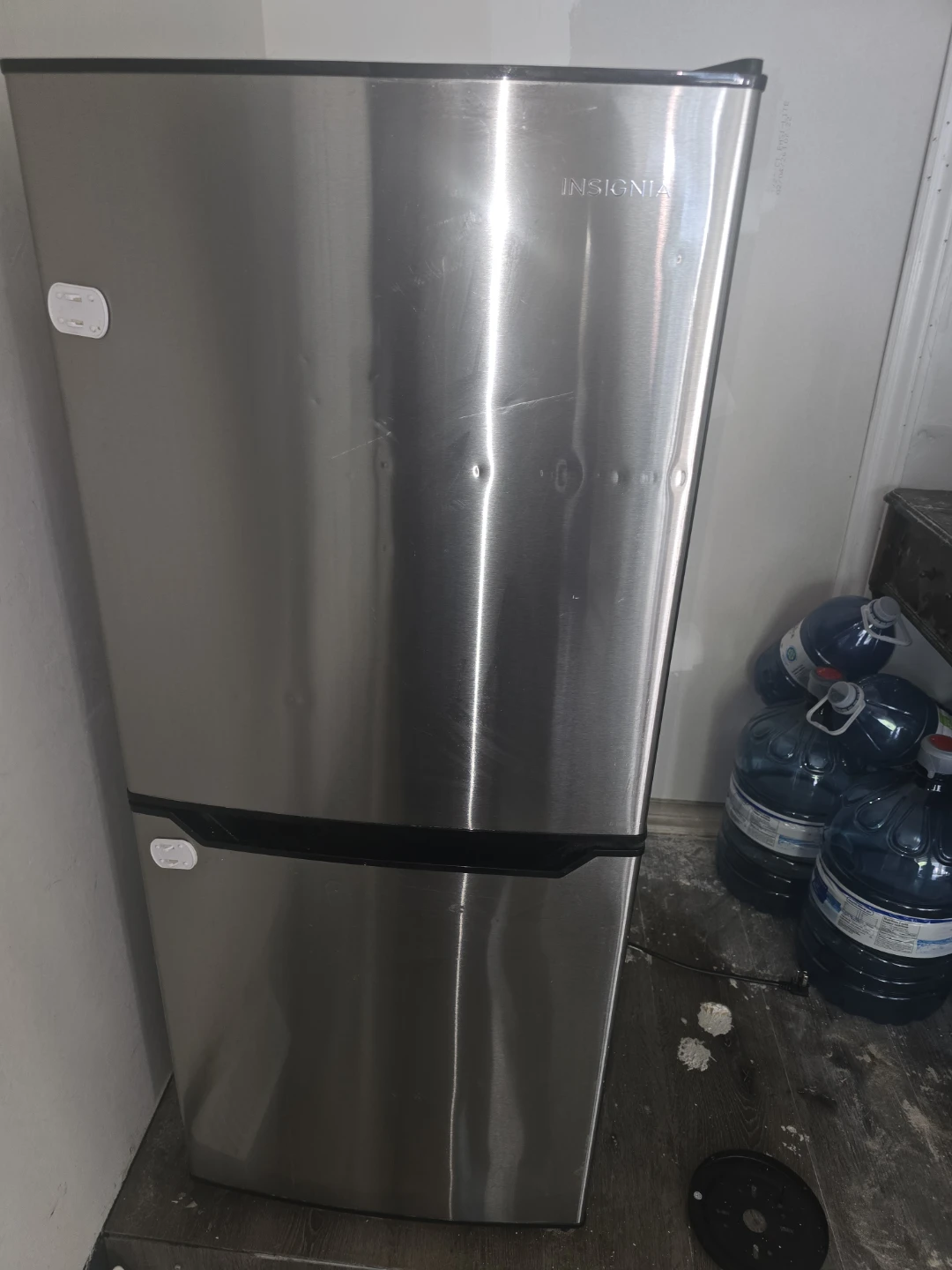 Insignia Mini Fridge - photo 2