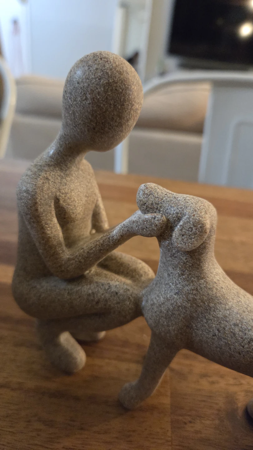 Friends 4ever – Human & Dog Sandstone Statue *new - photo 2