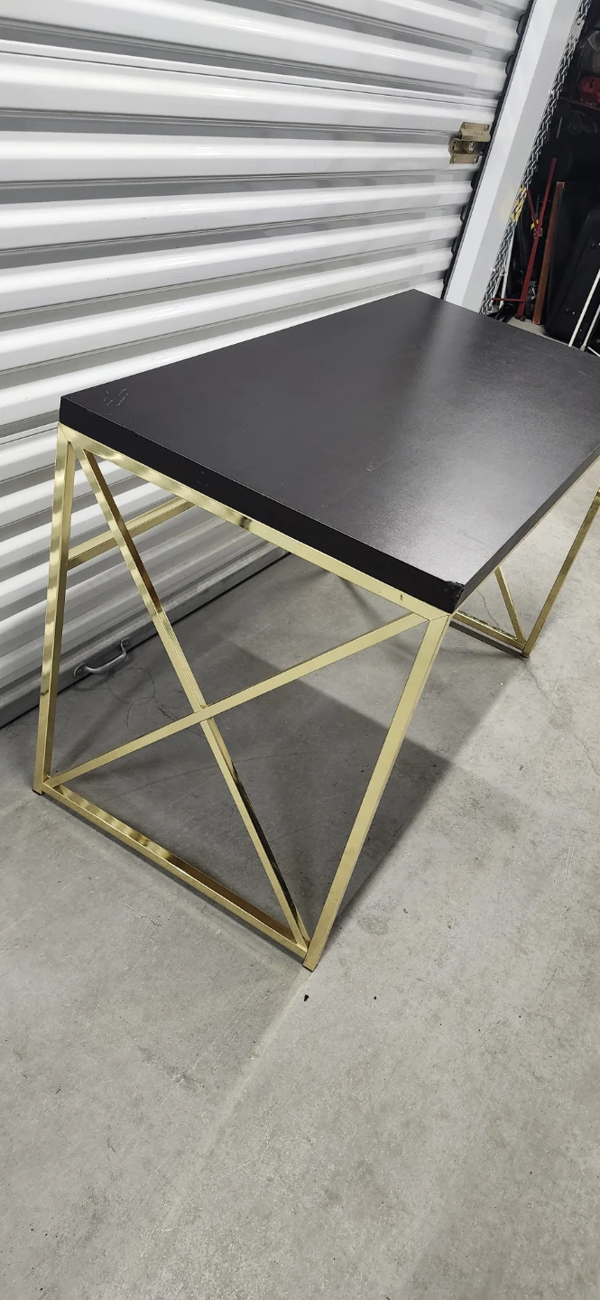 Desk - photo 3