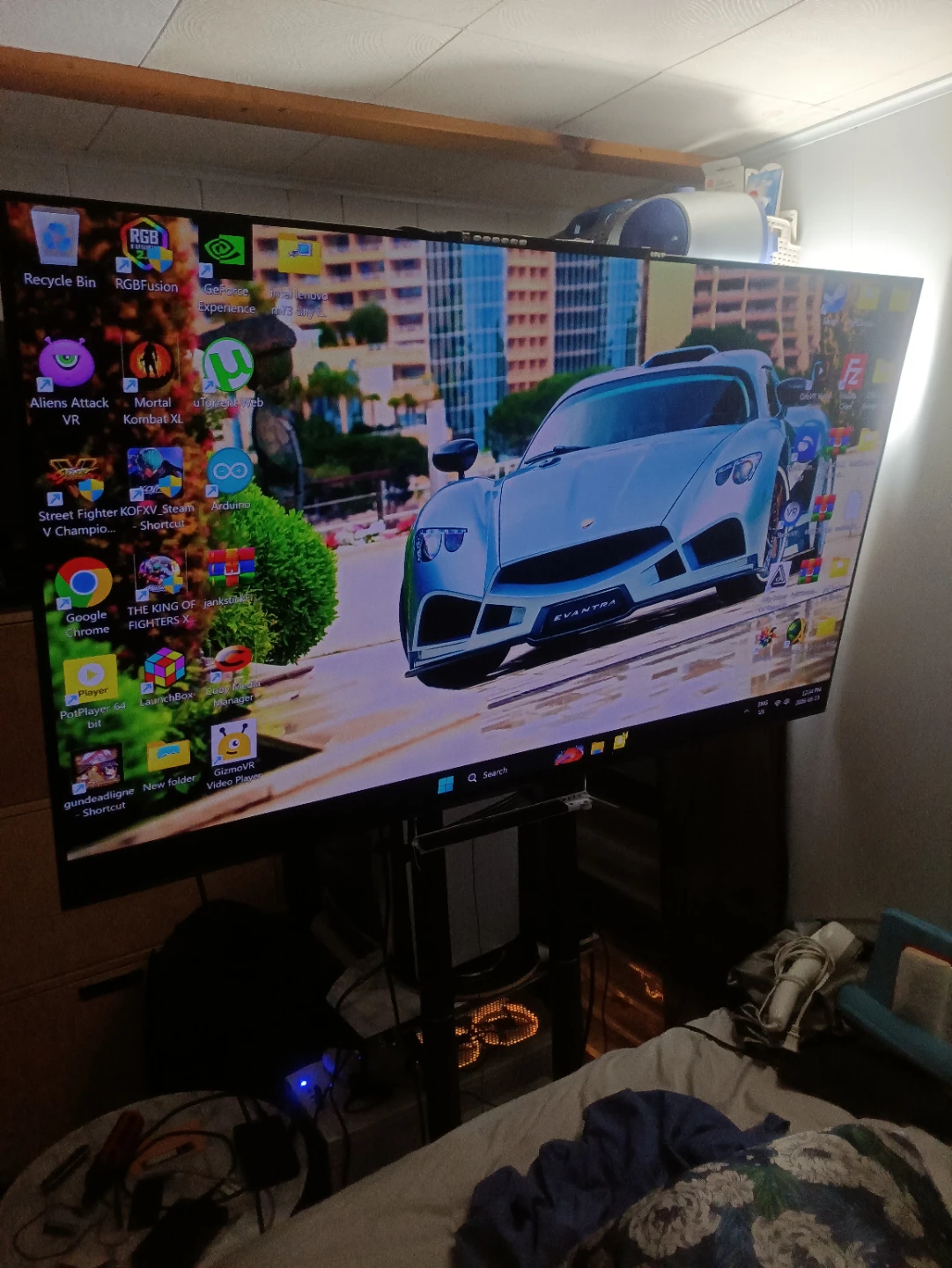 samsung s90d 55 inch 4k qd oled 120hz tv with tiny sing blue dot