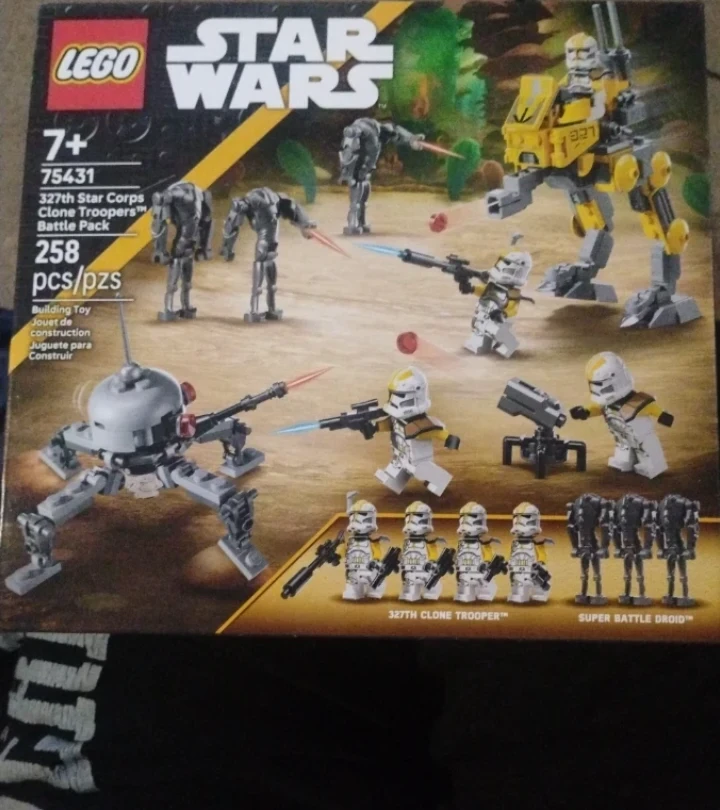 LEGO Star Wars 75431 327th Star Troopers Battle Pack